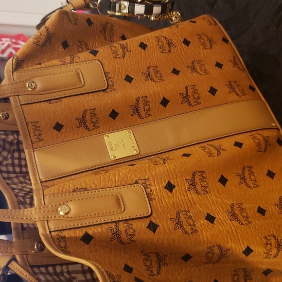 Handbag - Picture 4 of 4